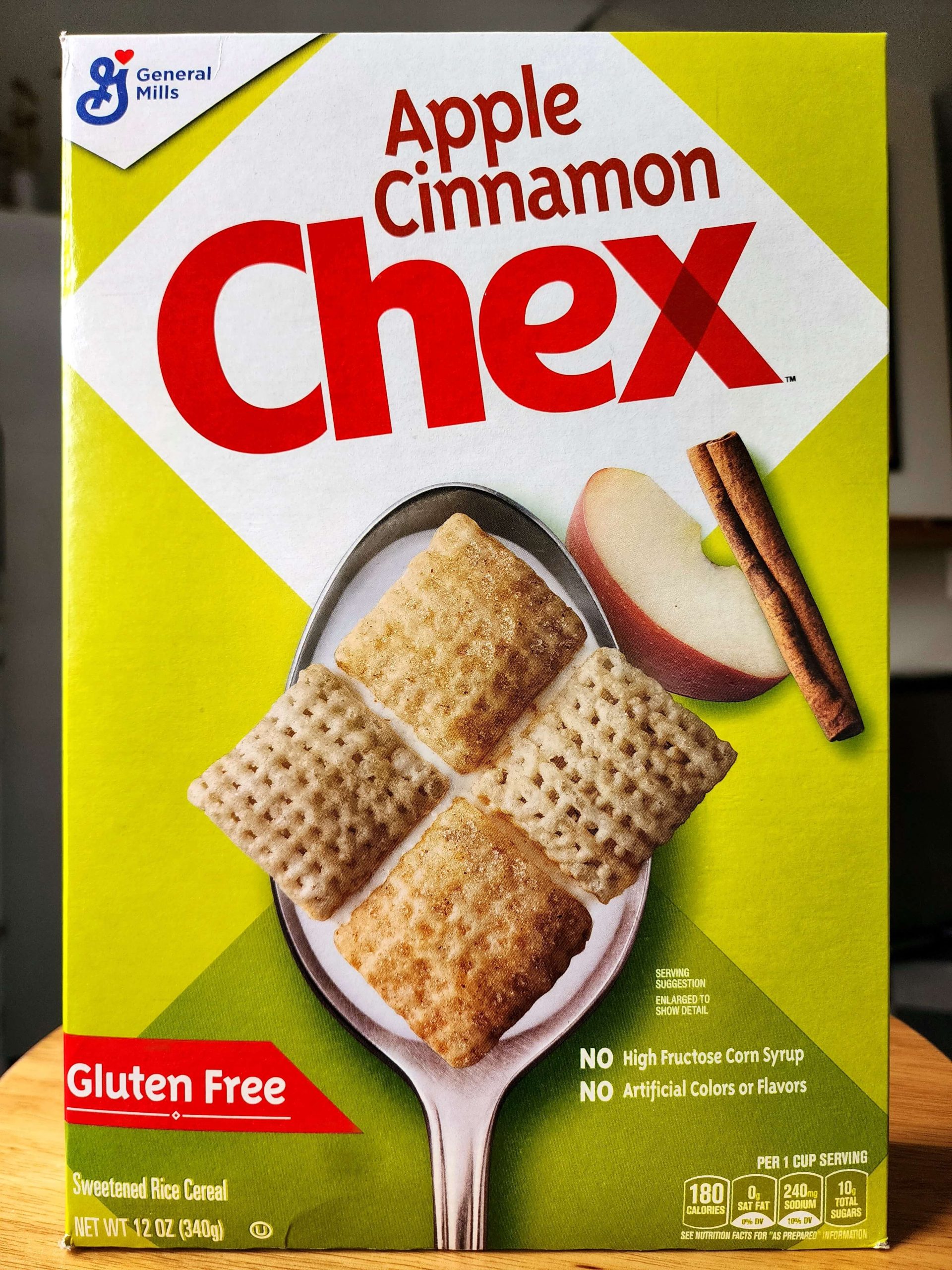 Front of General Mills Apple Cinnamon Chex 2022 cereal box.