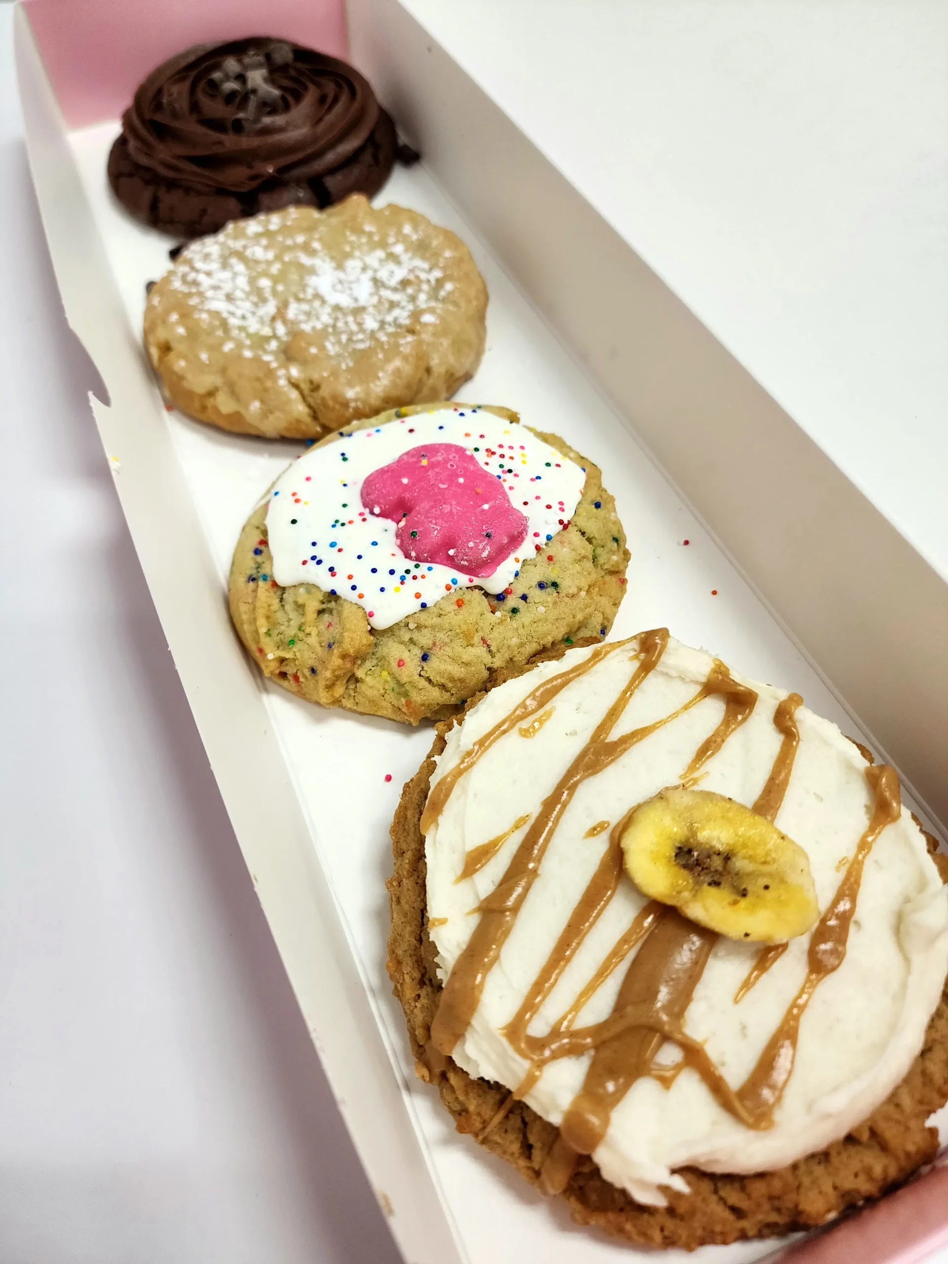 Crumbl Cookie Review Sugar ft. Mother's Circus Animal, Chocolate Cake, Kentucky Butter Cake