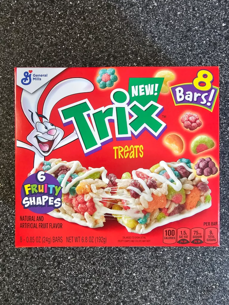 Front box of General Mills Trix Treats bars.