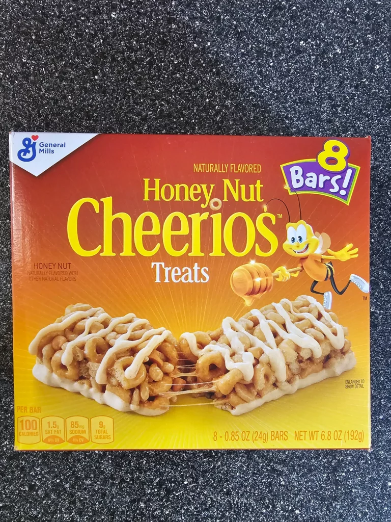 Front box of General Mills Honey Nut Cheerios Treats bar.