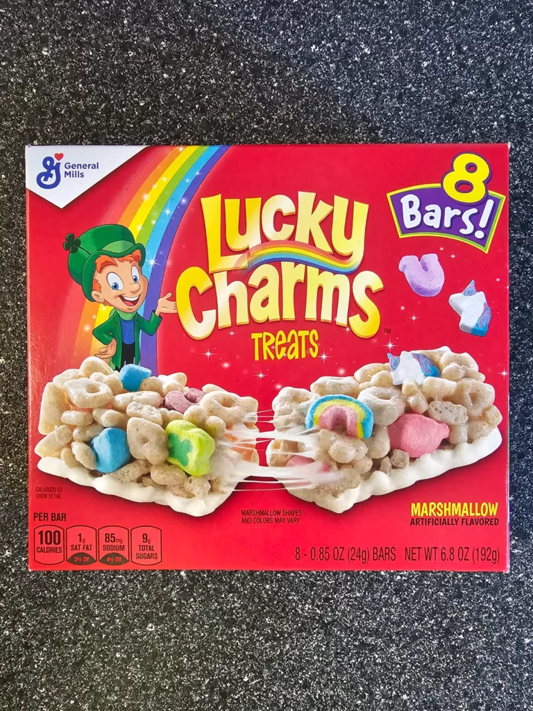 Front box of General Mills Lucky Charms Treats bars.