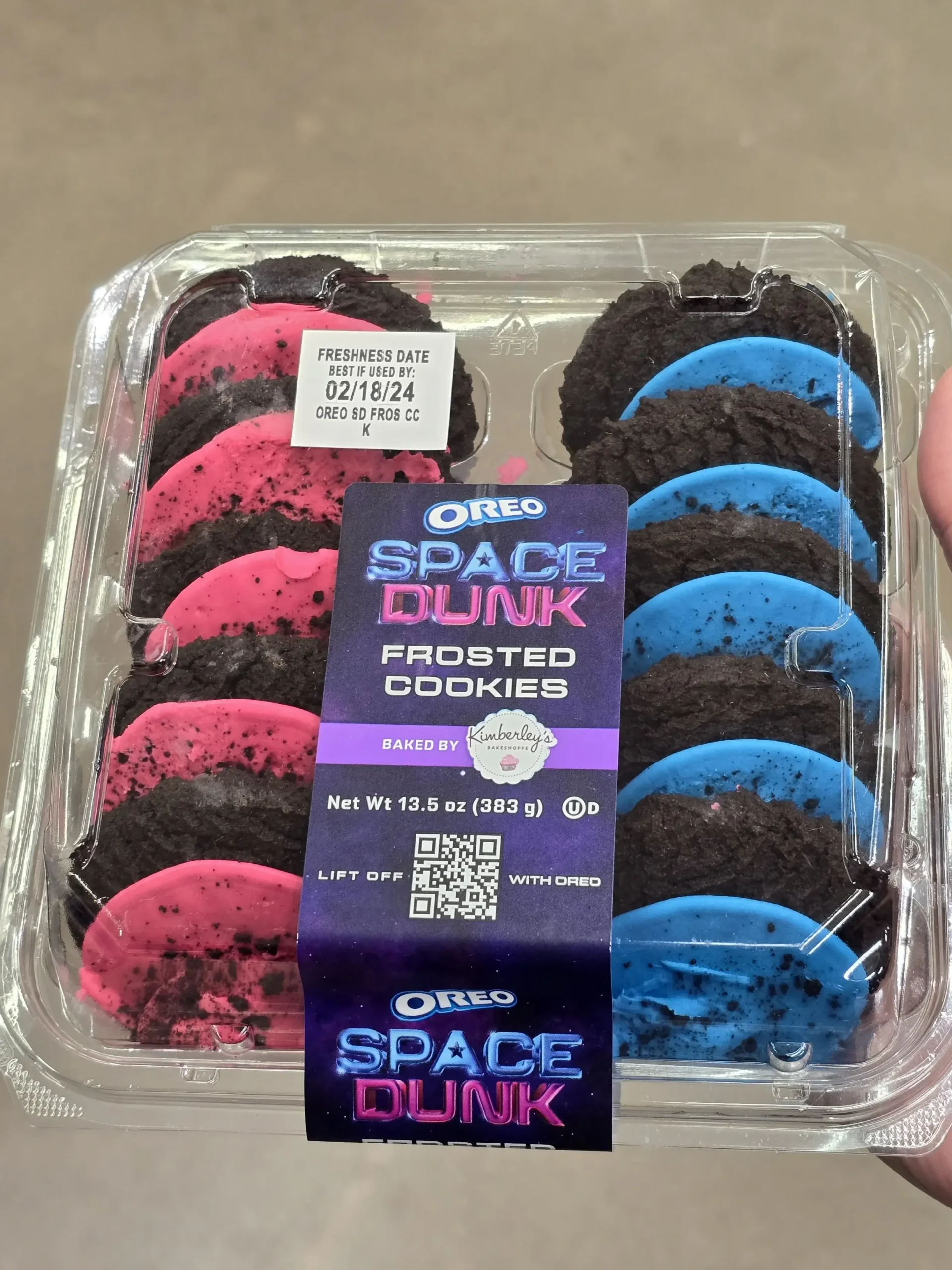 Walmart Kimberly's Bakeshoppe Oreo Space Dunk Frosted Cookies.