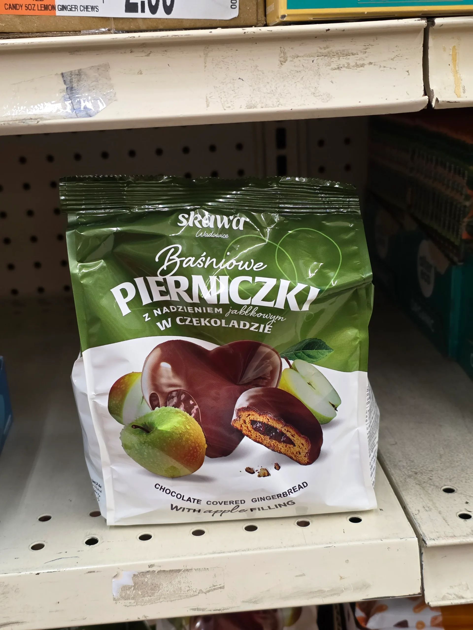Skawa Basniowe Pierniczki Chocolate Covered Gingerbread with Apple Filling.