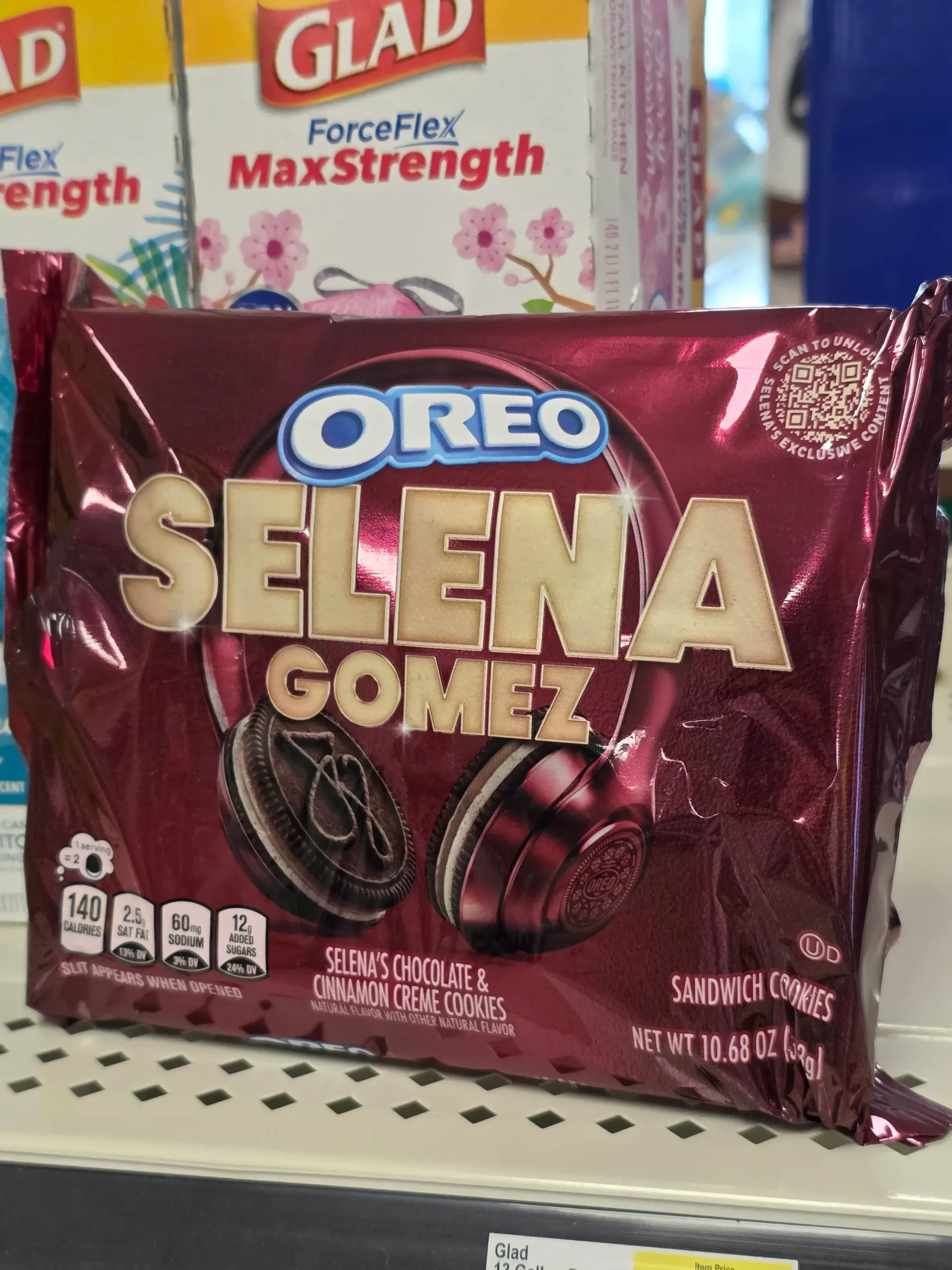 Oreo Selena Gomez.