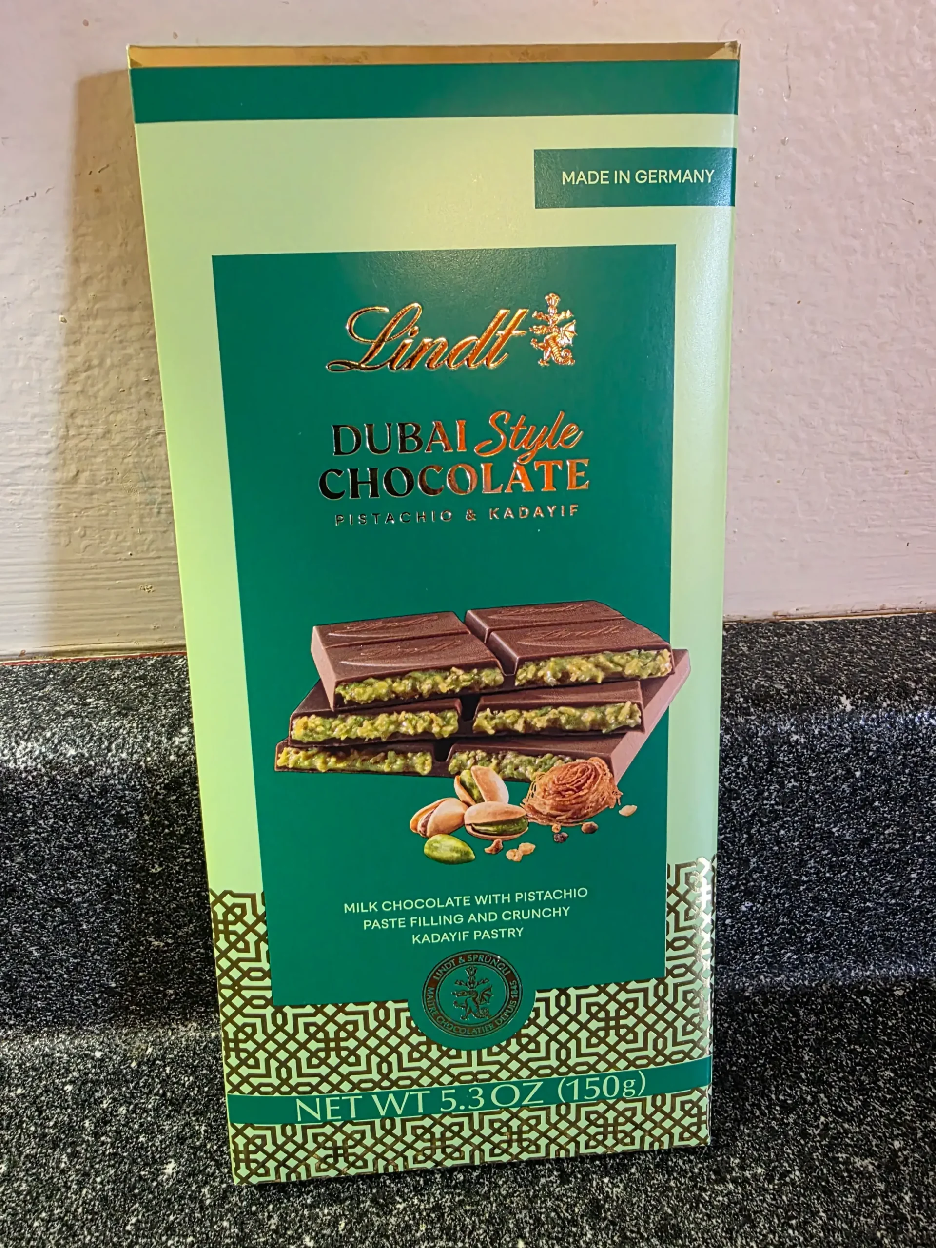 Lindt Dubai Style Chocolate Bar.
