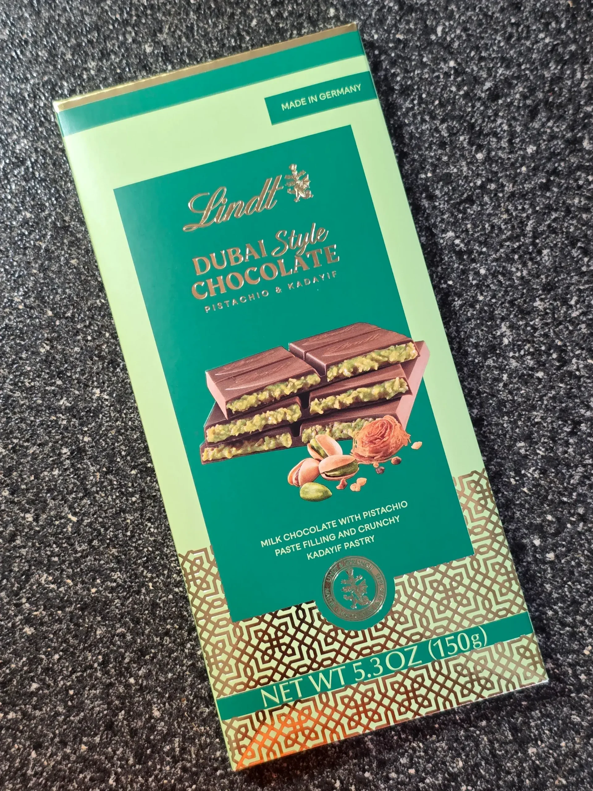 Lindt Dubai Style Chocolate Bar.