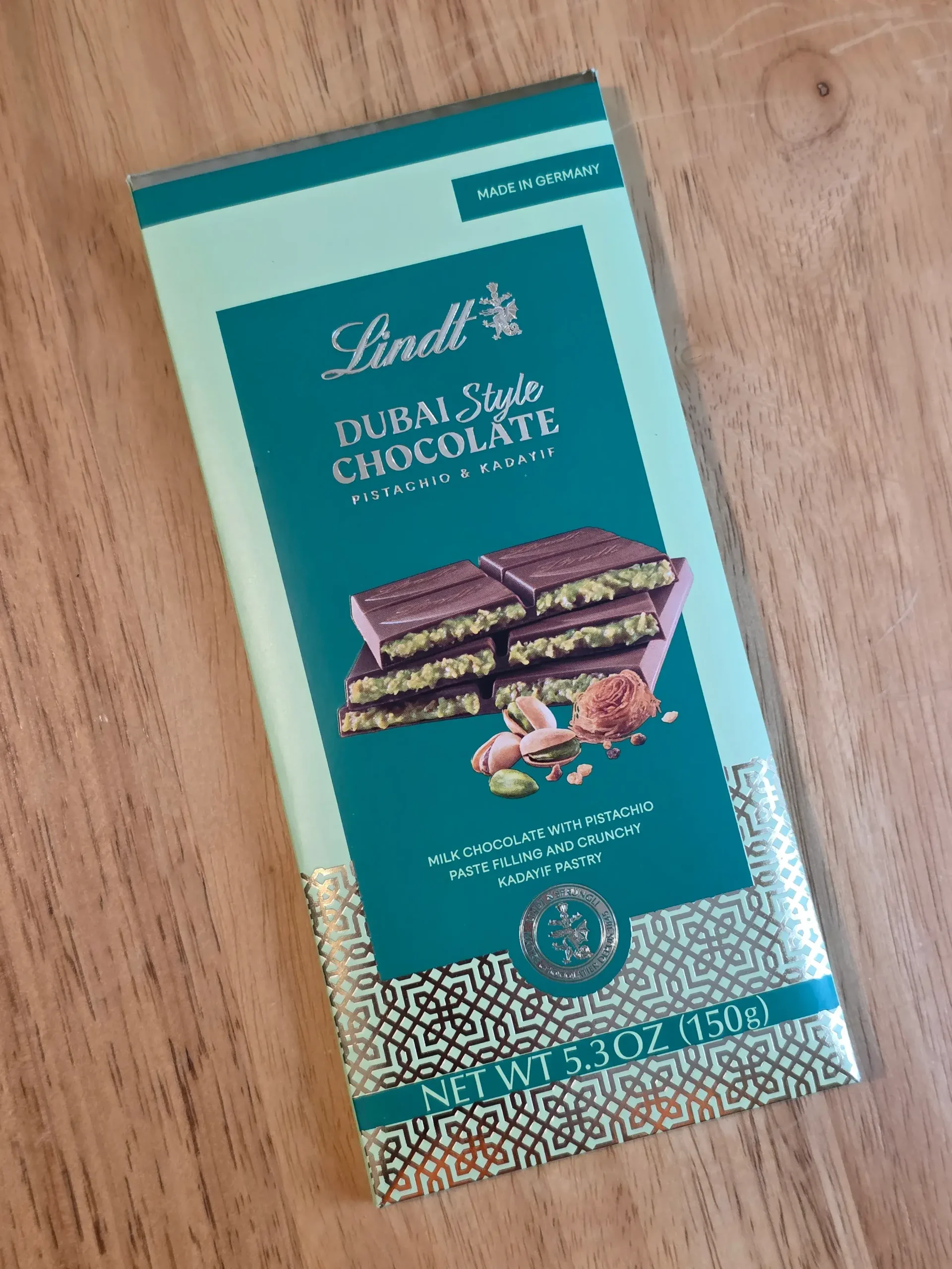 Lindt Dubai Style Chocolate Bar.