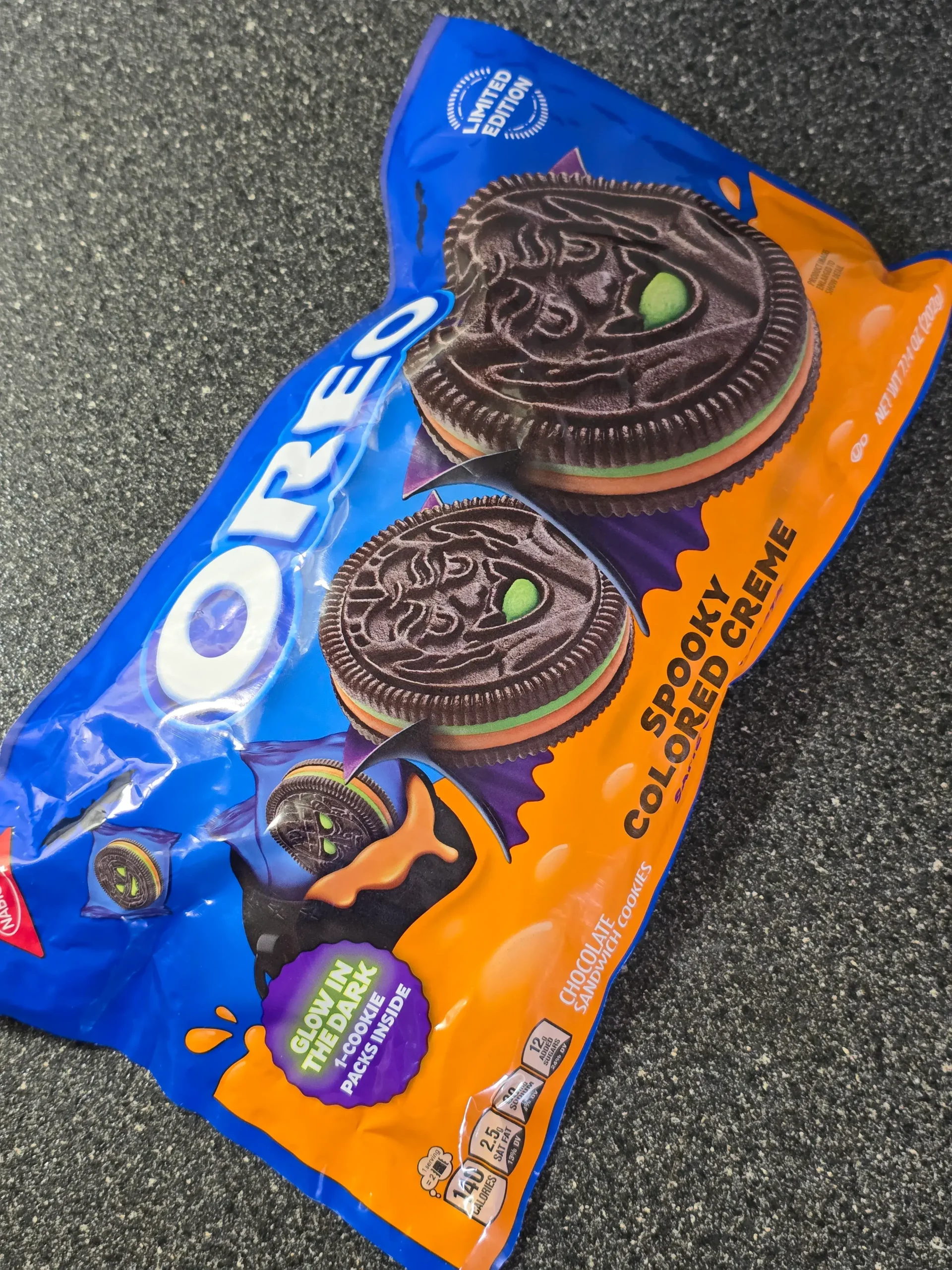 Oreo Halloween Spooky Colored Creme.