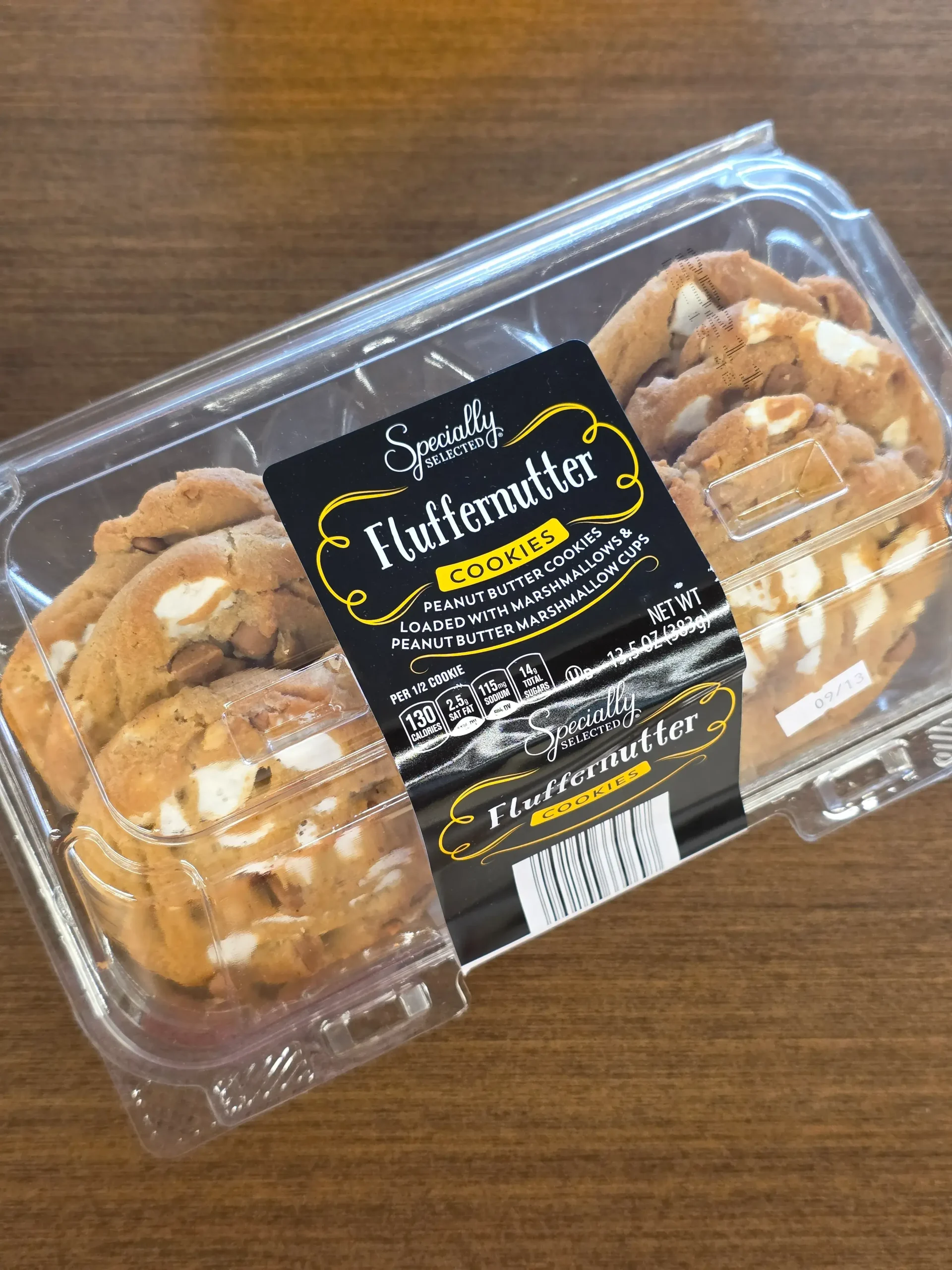 Aldi Specially Selected Fluffernutter Cookies.