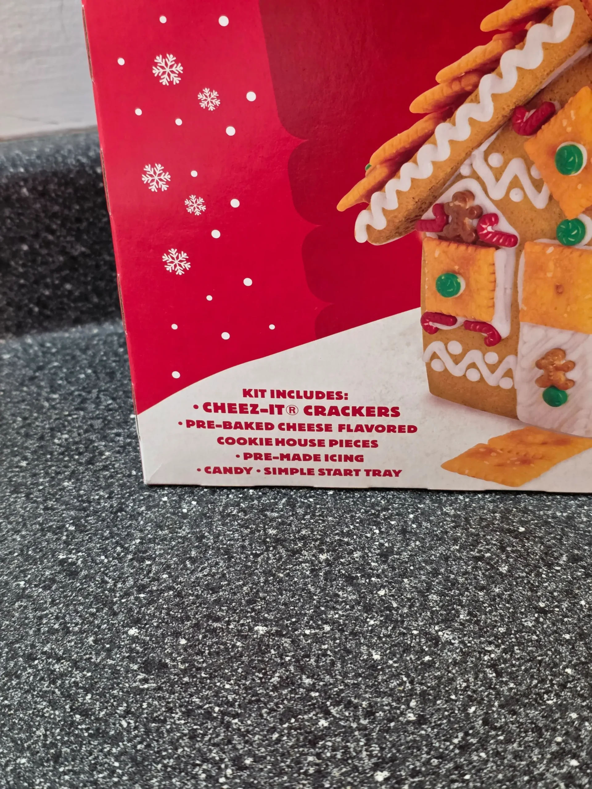 Cookies United Cheez-It Christmas Holiday House Kit.