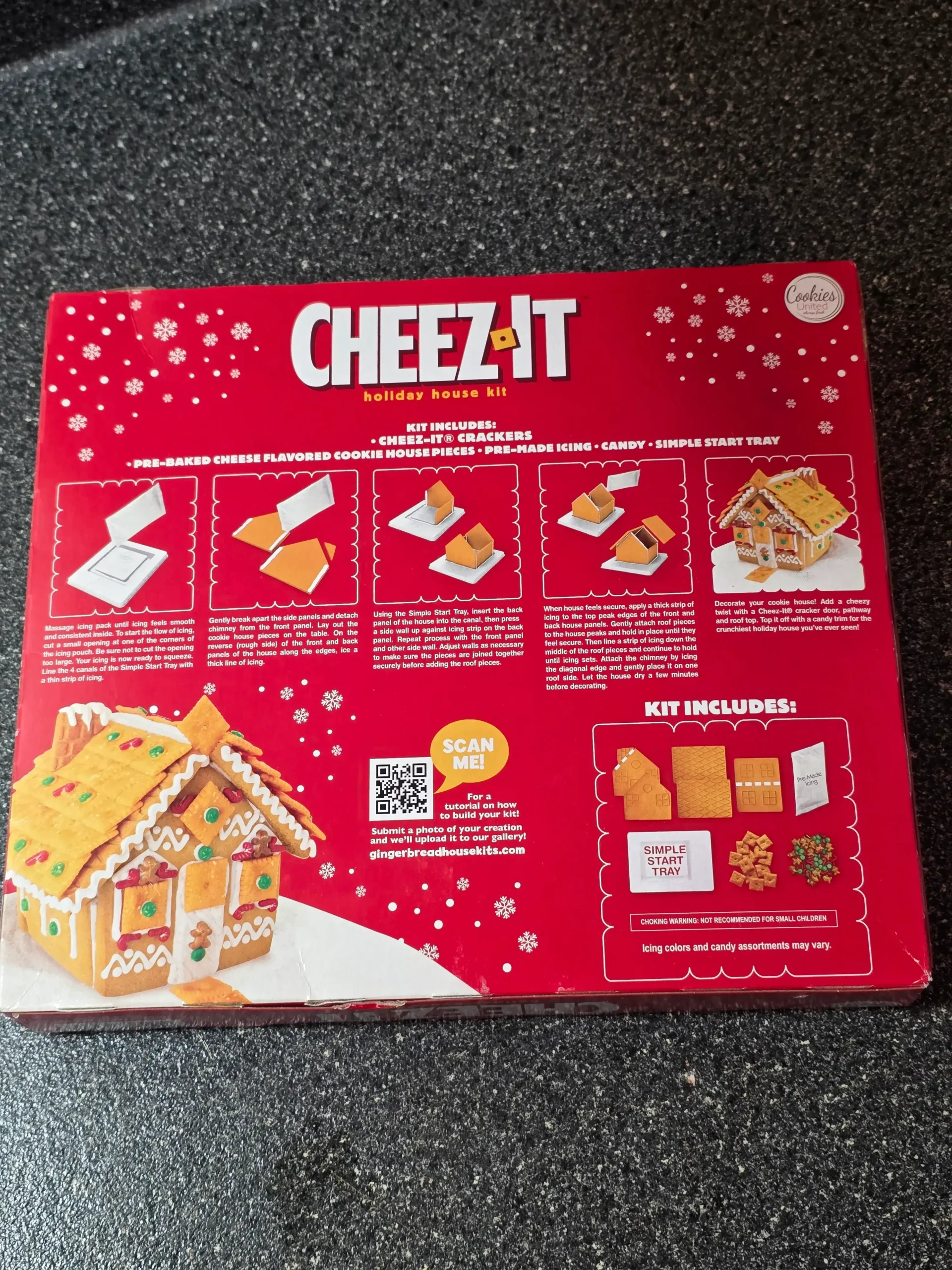 Cookies United Cheez-It Christmas Holiday House Kit.
