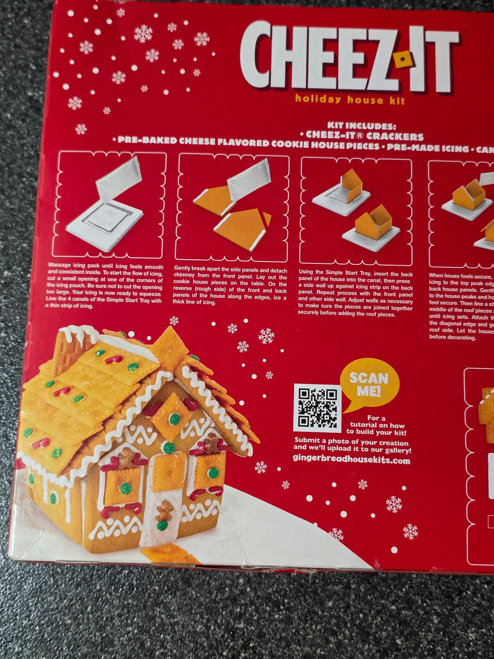 Cookies United Cheez-It Christmas Holiday House Kit.