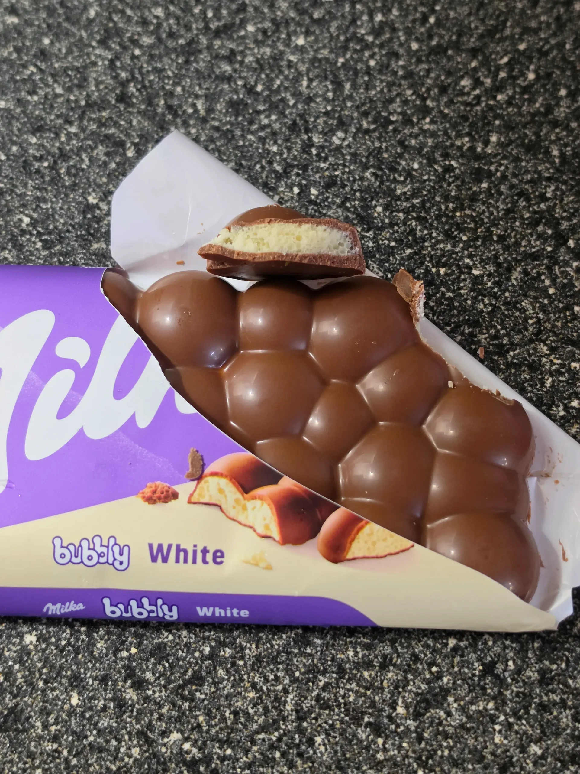 Milka Bubbly White.