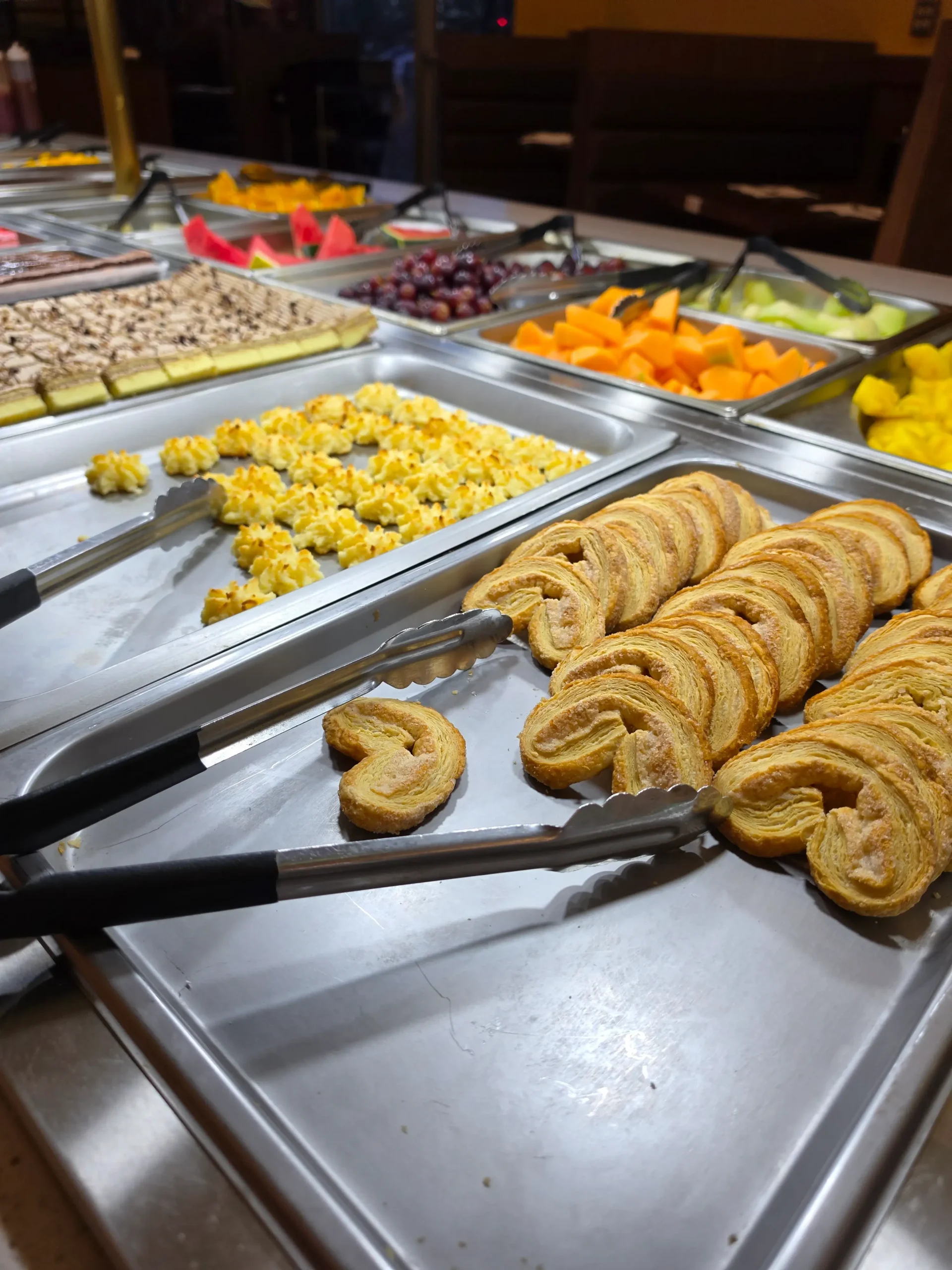 Ichiraku Seafood Buffet & Grill food.