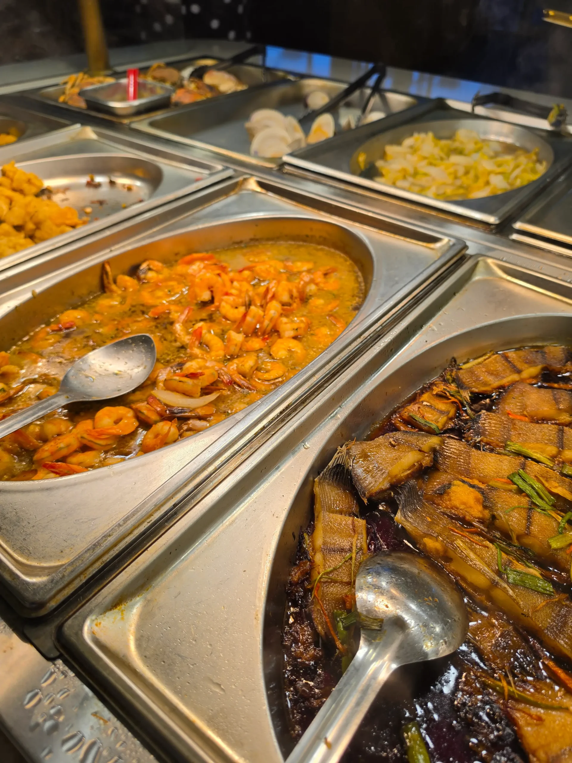 Ichiraku Seafood Buffet & Grill food.